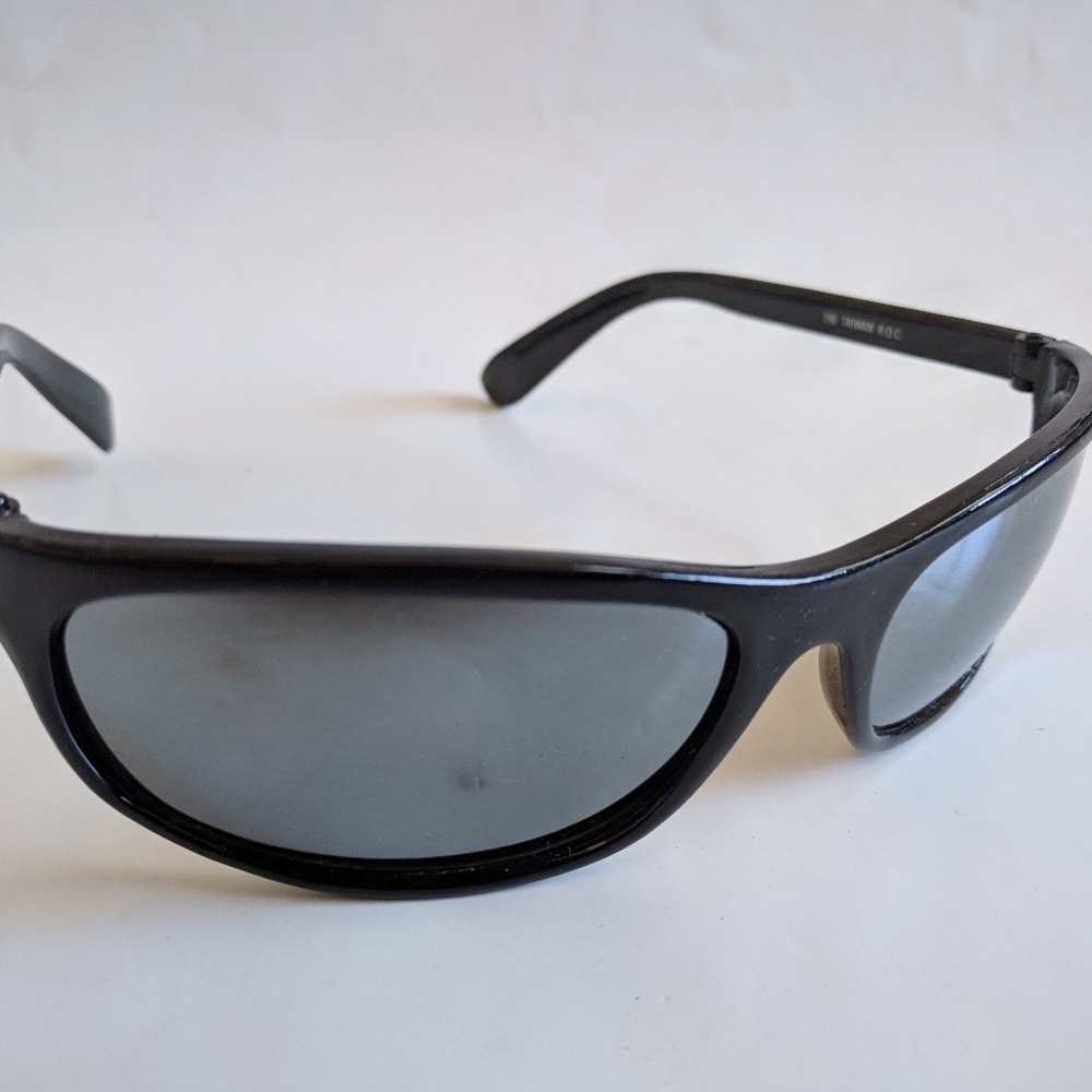 Vintage biker style sunglasses w/silver mirror